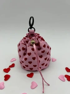 Puppymour - Woreczek na przysmaki "Pink Love" 